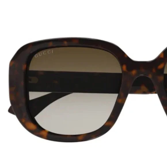 Gucci | Accessories | Gucci Womens Sunglasses Gg557sk02  display picture 3